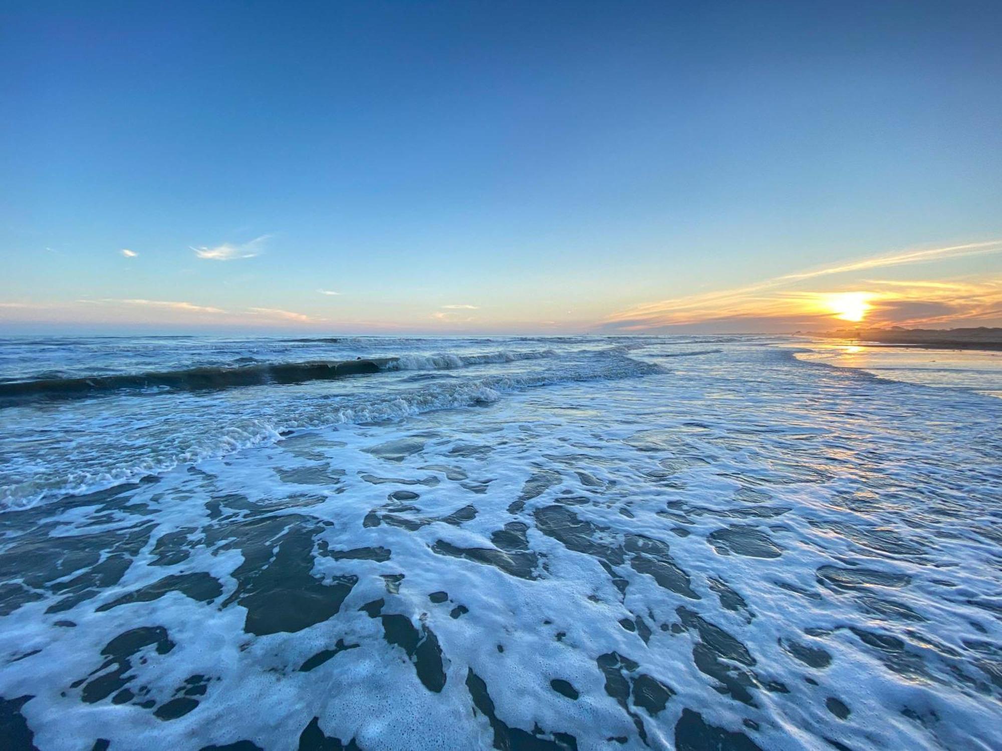 1 Block To -brand New Modern Tiny * Bolivar Peninsula