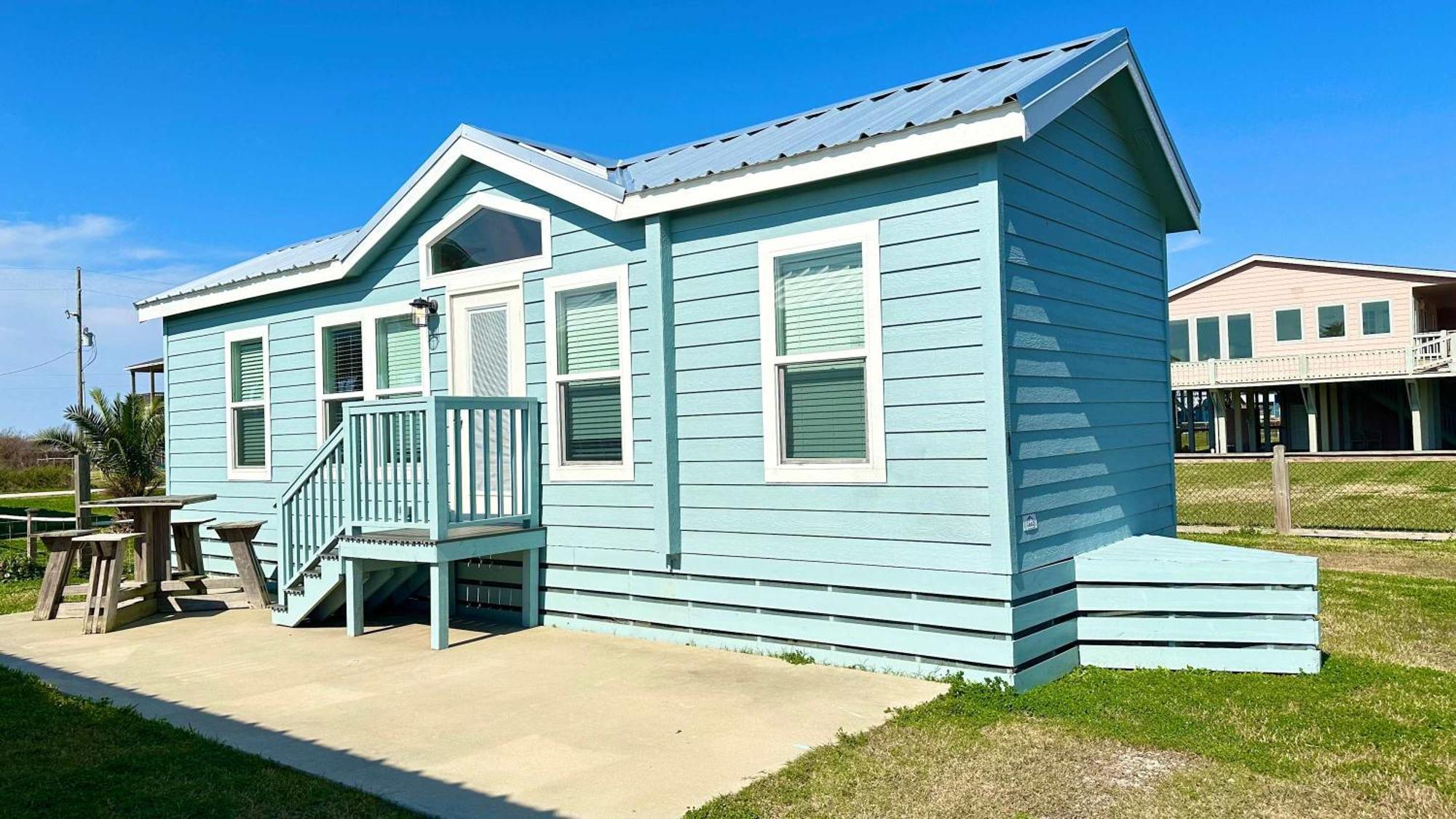1 Block To -brand New Modern Tiny Ferienhaus Bolivar Peninsula